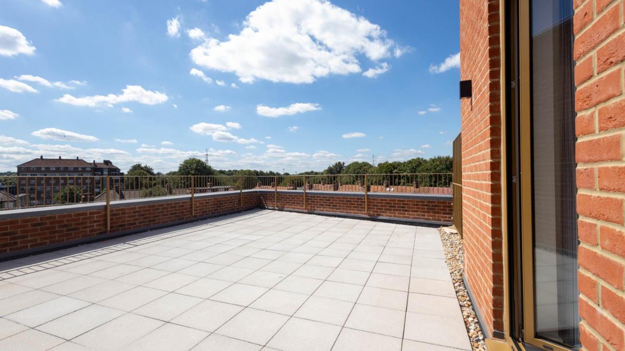 Modern Apartments With Balcony In Merton Near Wimbledon By Sojo Stay Mitcham Εξωτερικό φωτογραφία
