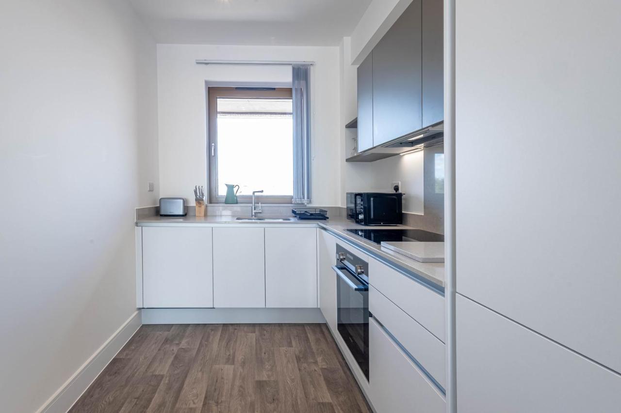 Modern Apartments With Balcony In Merton Near Wimbledon By Sojo Stay Mitcham Εξωτερικό φωτογραφία