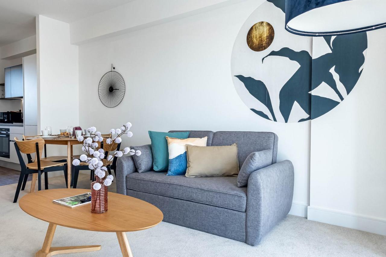 Modern Apartments With Balcony In Merton Near Wimbledon By Sojo Stay Mitcham Εξωτερικό φωτογραφία