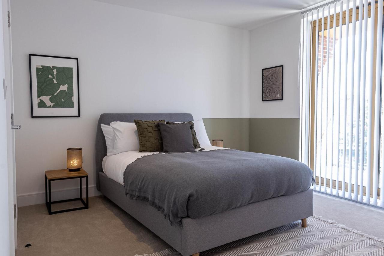 Modern Apartments With Balcony In Merton Near Wimbledon By Sojo Stay Mitcham Εξωτερικό φωτογραφία