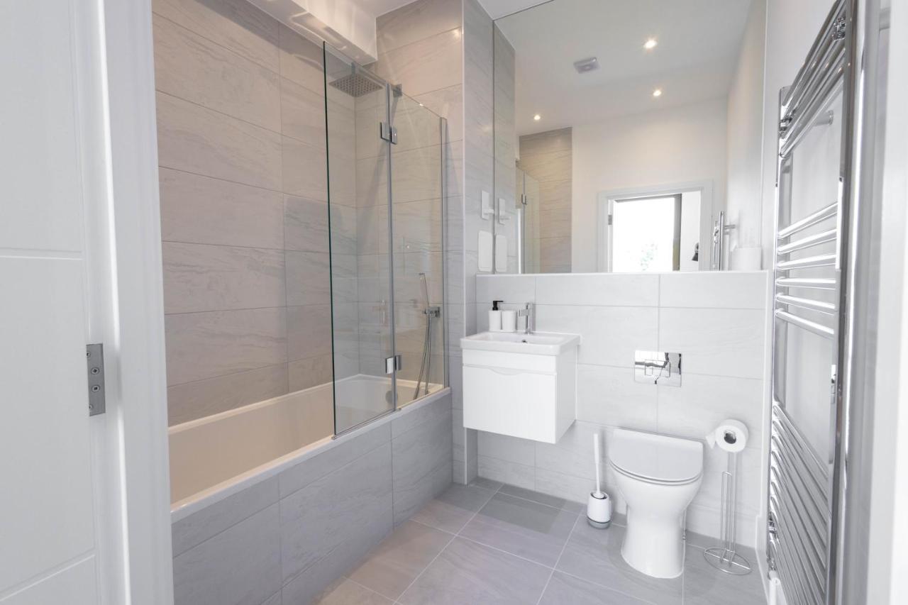 Modern Apartments With Balcony In Merton Near Wimbledon By Sojo Stay Mitcham Εξωτερικό φωτογραφία