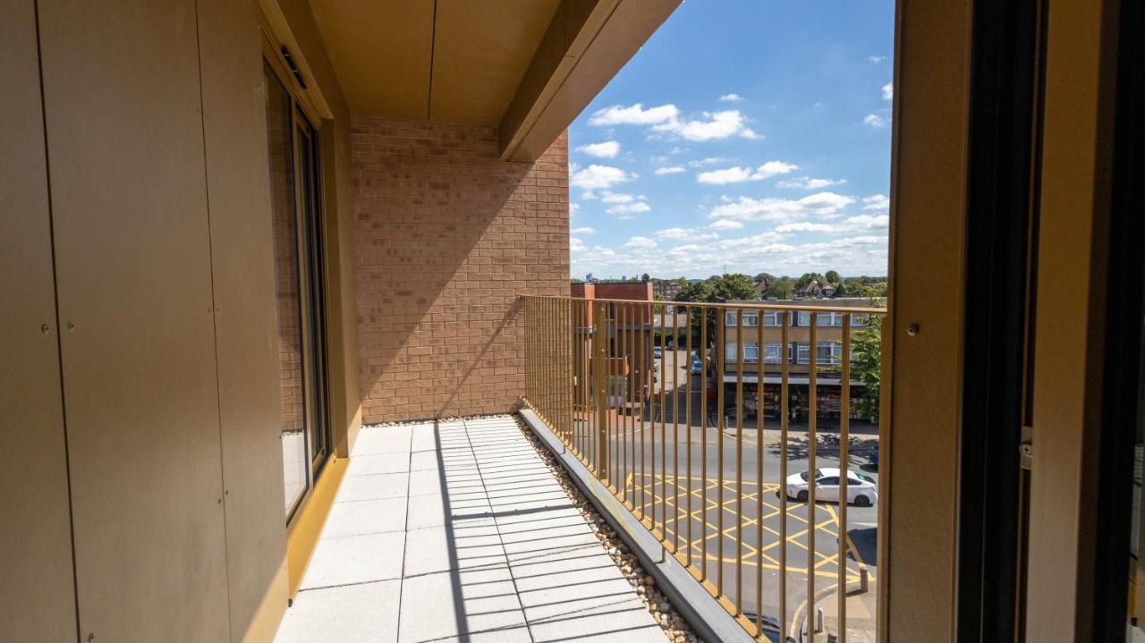 Modern Apartments With Balcony In Merton Near Wimbledon By Sojo Stay Mitcham Εξωτερικό φωτογραφία