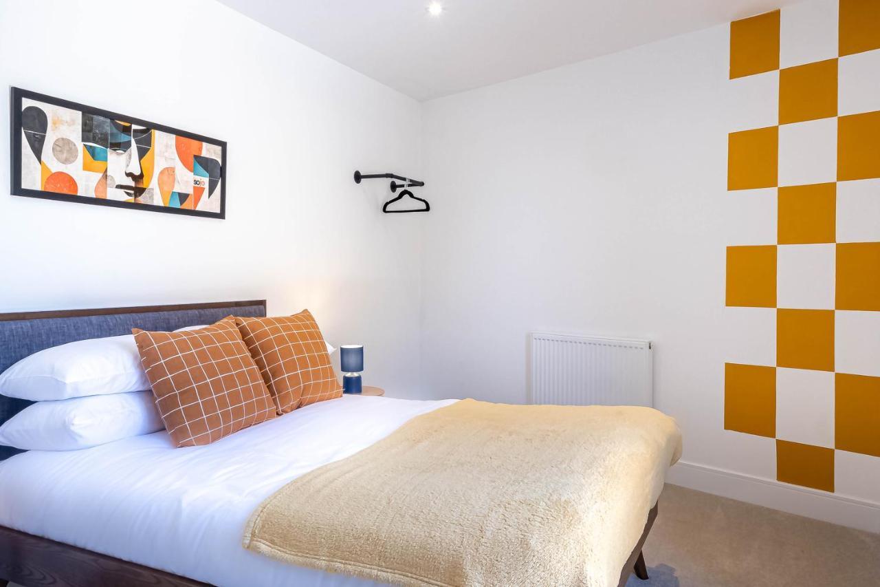 Modern Apartments With Balcony In Merton Near Wimbledon By Sojo Stay Mitcham Εξωτερικό φωτογραφία