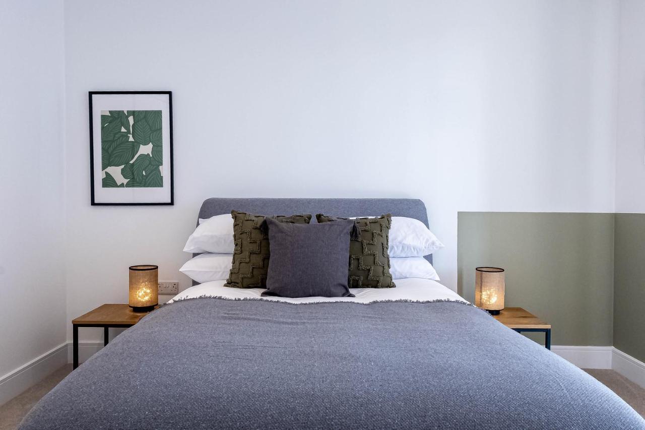 Modern Apartments With Balcony In Merton Near Wimbledon By Sojo Stay Mitcham Εξωτερικό φωτογραφία