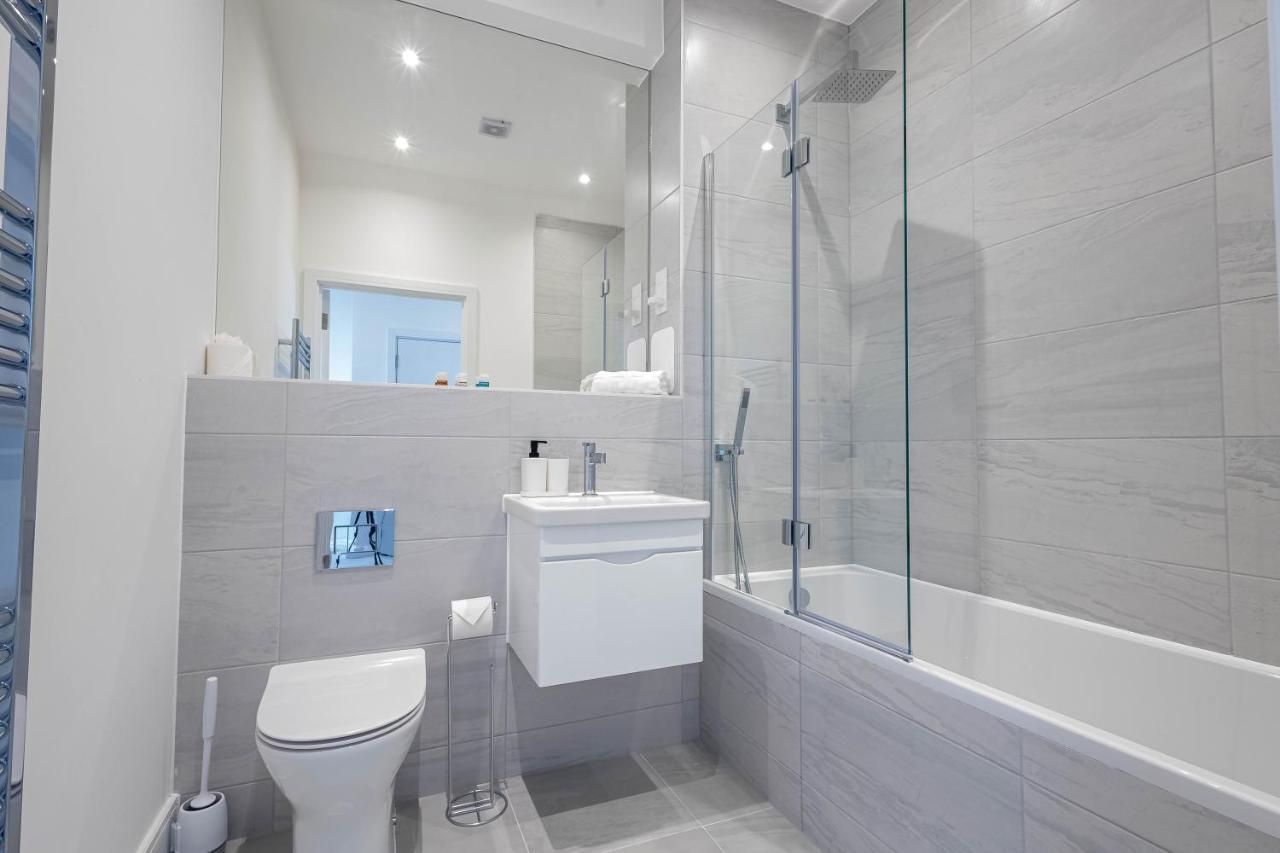 Modern Apartments With Balcony In Merton Near Wimbledon By Sojo Stay Mitcham Εξωτερικό φωτογραφία