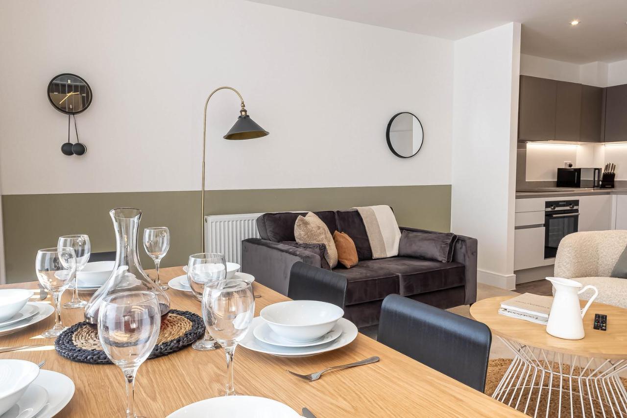 Modern Apartments With Balcony In Merton Near Wimbledon By Sojo Stay Mitcham Εξωτερικό φωτογραφία
