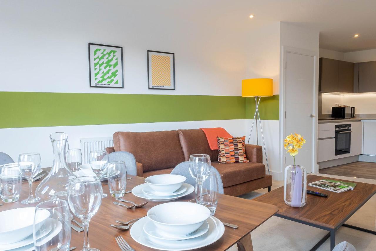 Modern Apartments With Balcony In Merton Near Wimbledon By Sojo Stay Mitcham Εξωτερικό φωτογραφία
