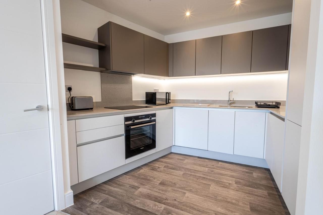 Modern Apartments With Balcony In Merton Near Wimbledon By Sojo Stay Mitcham Εξωτερικό φωτογραφία