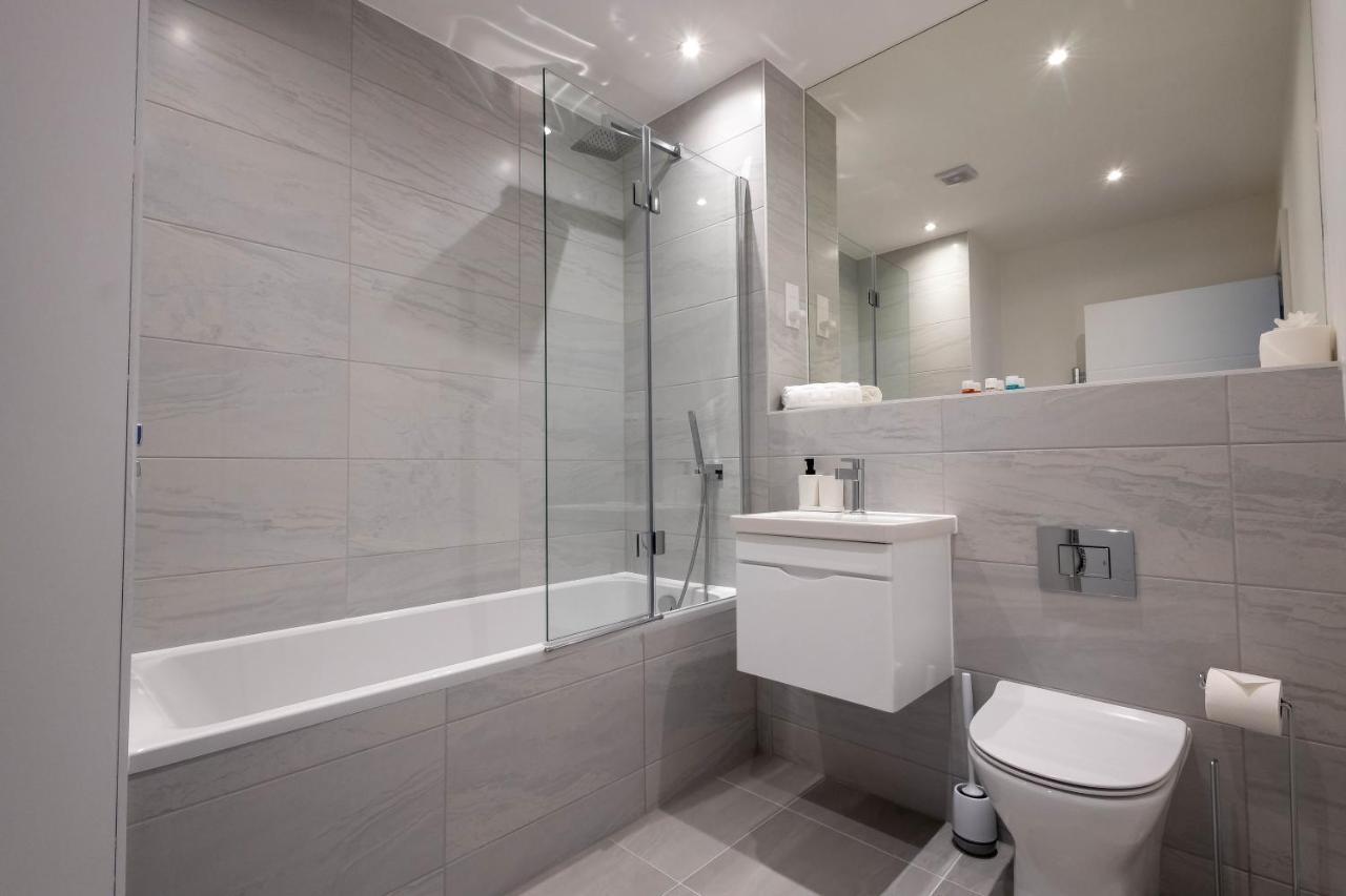 Modern Apartments With Balcony In Merton Near Wimbledon By Sojo Stay Mitcham Εξωτερικό φωτογραφία