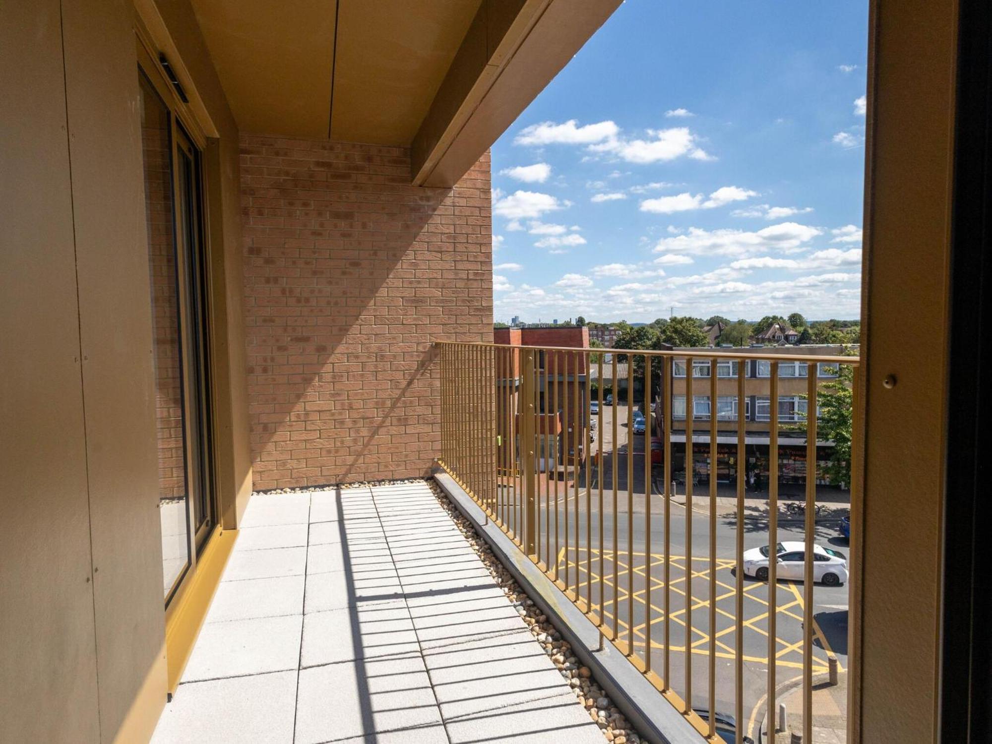 Modern Apartments With Balcony In Merton Near Wimbledon By Sojo Stay Mitcham Εξωτερικό φωτογραφία
