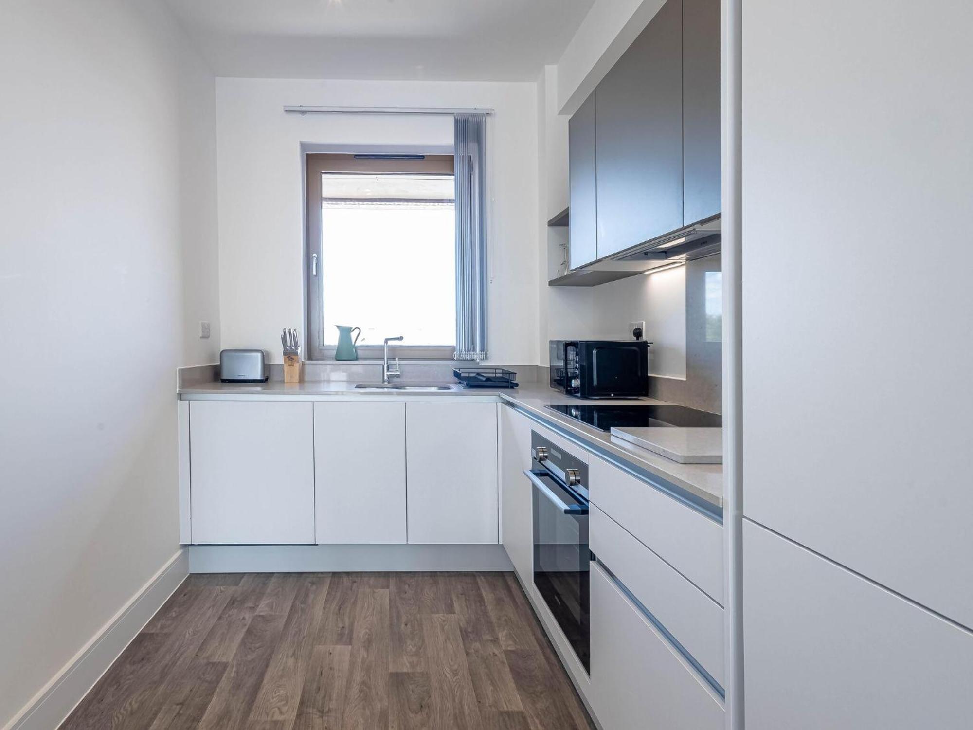 Modern Apartments With Balcony In Merton Near Wimbledon By Sojo Stay Mitcham Εξωτερικό φωτογραφία