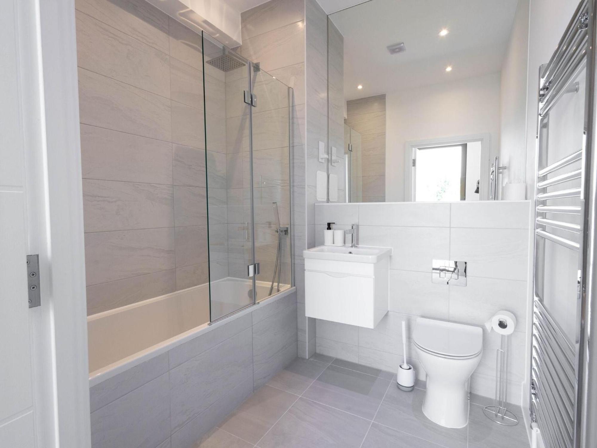 Modern Apartments With Balcony In Merton Near Wimbledon By Sojo Stay Mitcham Εξωτερικό φωτογραφία