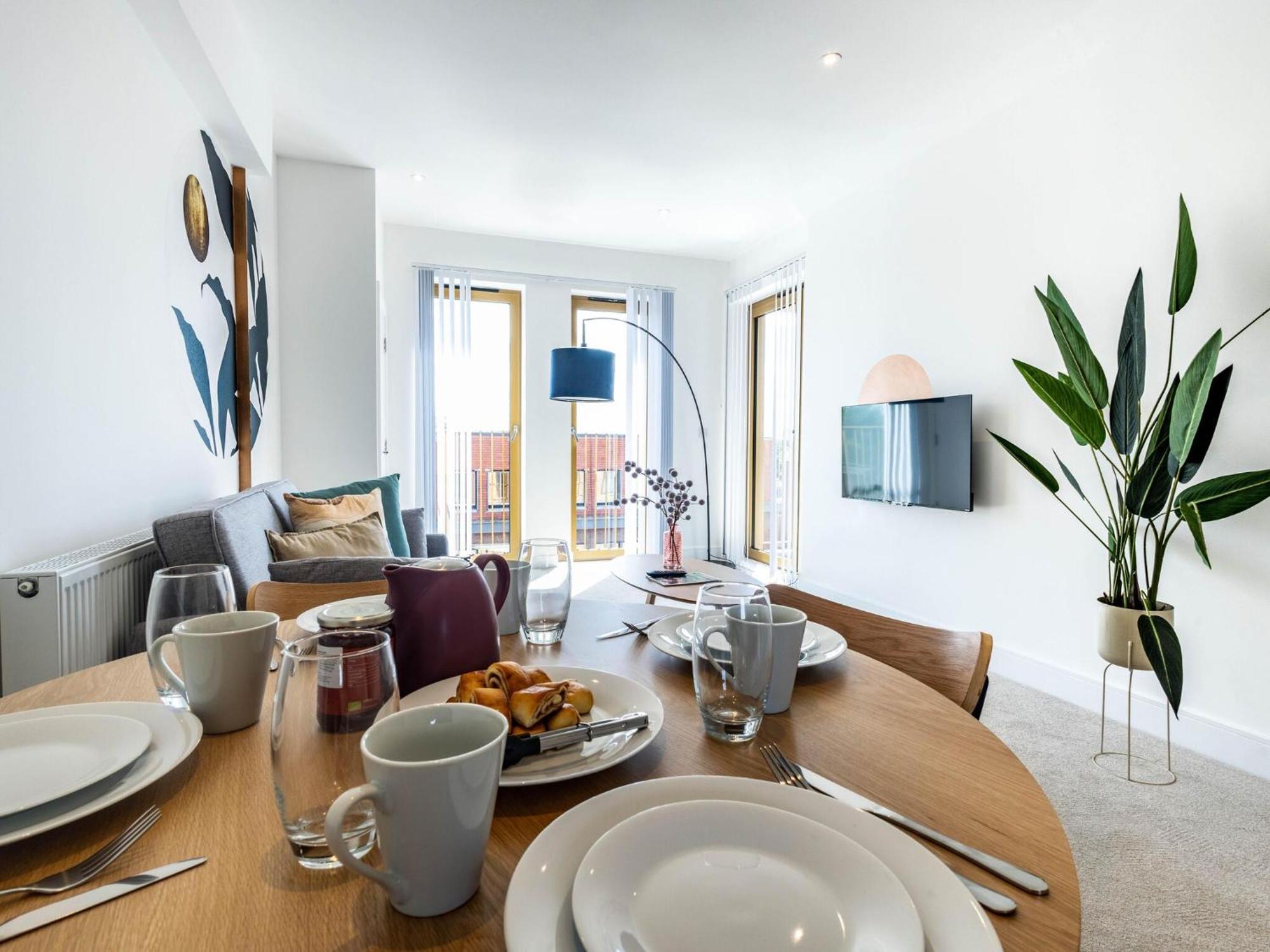 Modern Apartments With Balcony In Merton Near Wimbledon By Sojo Stay Mitcham Εξωτερικό φωτογραφία
